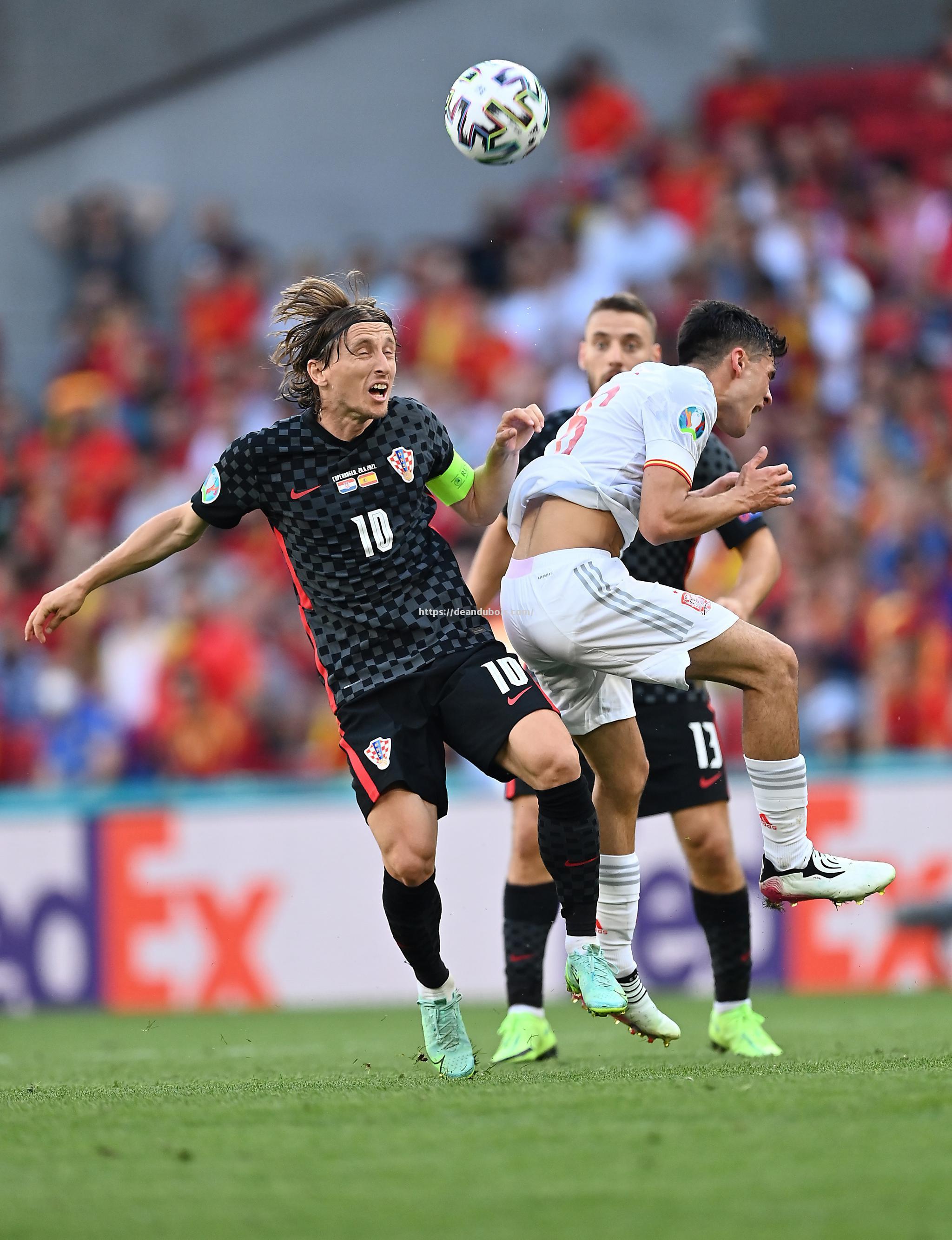 乌克兰逆袭晋级，晋级欧锦赛强