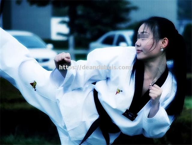 跆拳道女子单项冠军尽显神威