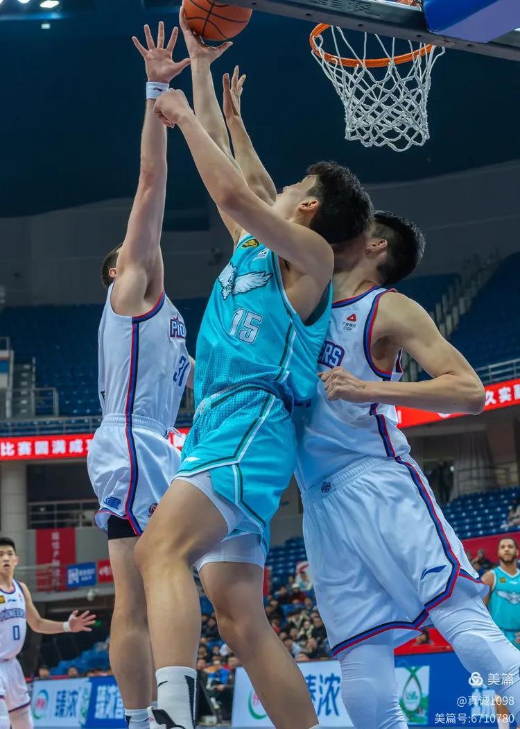 天津男篮队全员备战，雄心勃勃志在取胜